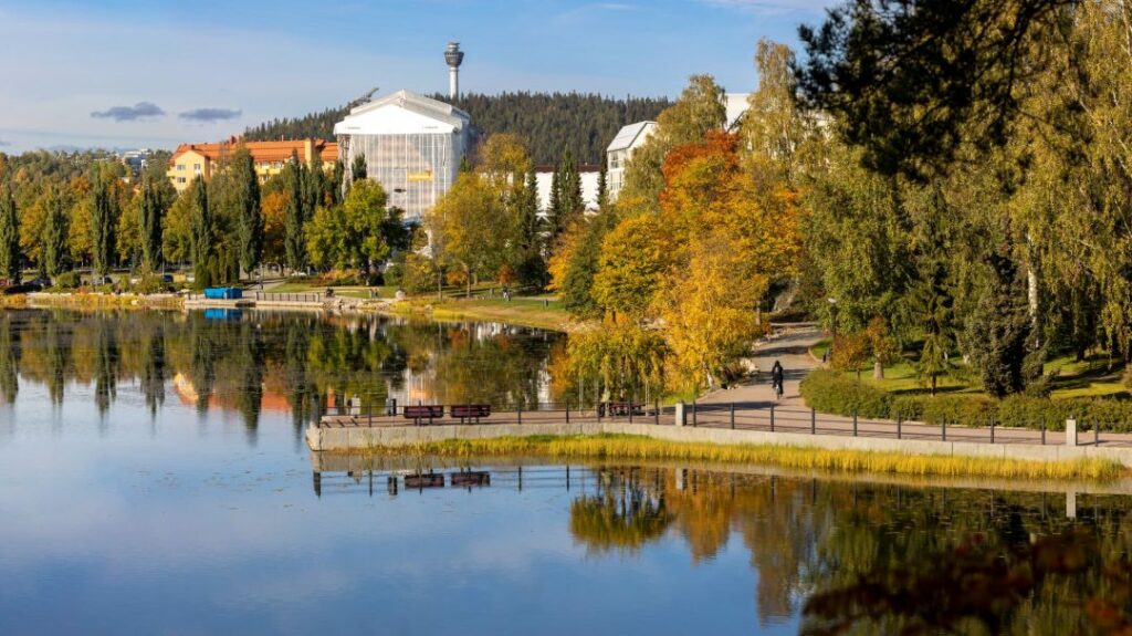 Valkeisenpuisto