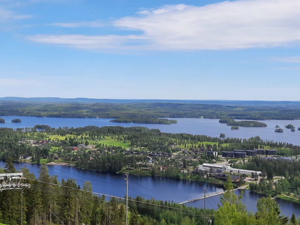 Tahkon näkötornista avautuu huikeat maisemat Syvärille